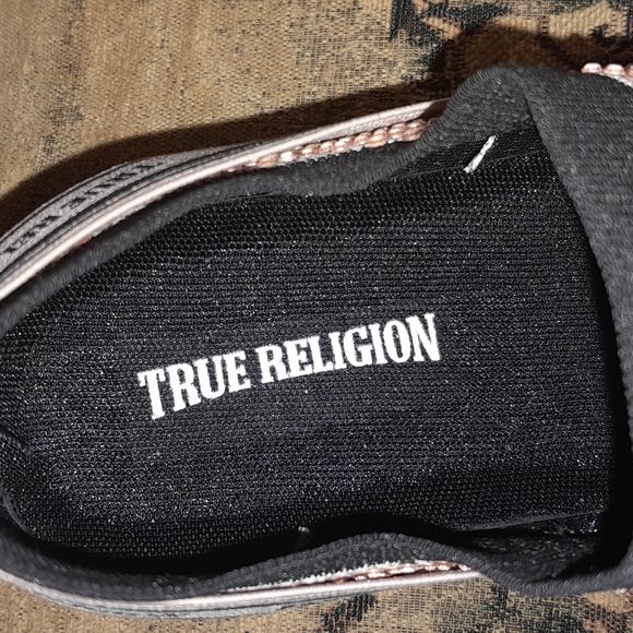 🌺TRUE RELIGION Sneakers - Picture 6 of 7